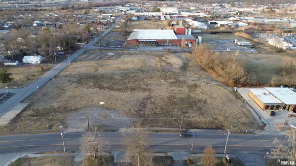103 N 4TH ST, Marion, IL 62959