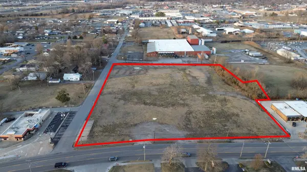 103 N 4TH ST, Marion, IL 62959