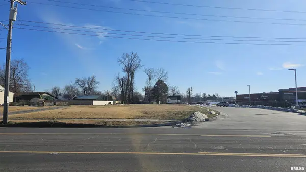 2107 W MAIN ST, Marion, IL 62959
