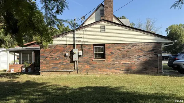 300 S GLENVIEW DR, Carbondale, IL 62901