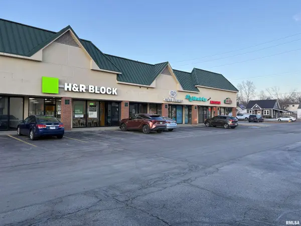 1617 N BROADWAY ST, Pekin, IL 61554