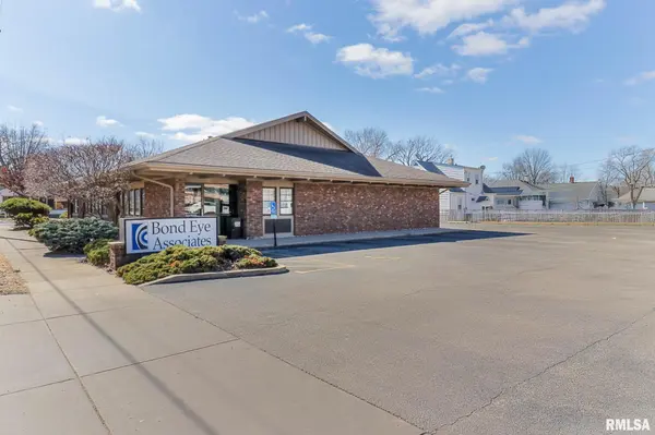 725 S 14TH ST, Pekin, IL 61554