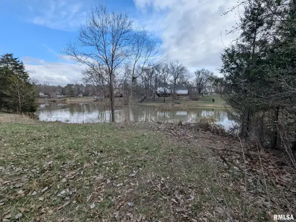 69 David Livingstone DR, Carterville, IL 62918