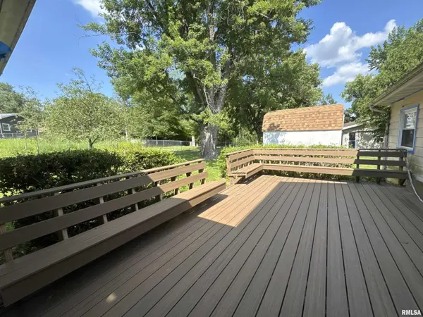 4 WOODLAND LN, Macomb, IL 61455