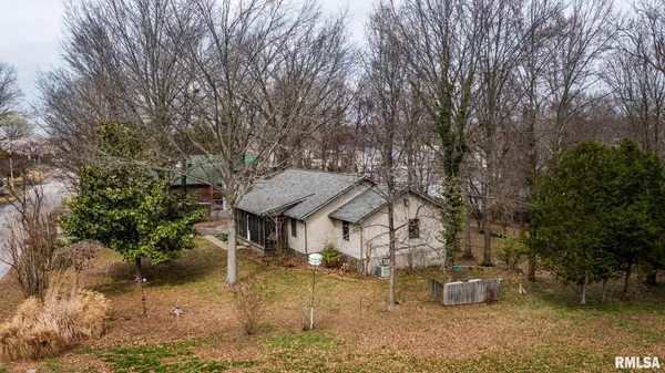12196 LAGUNA DR, Marion, IL 62959