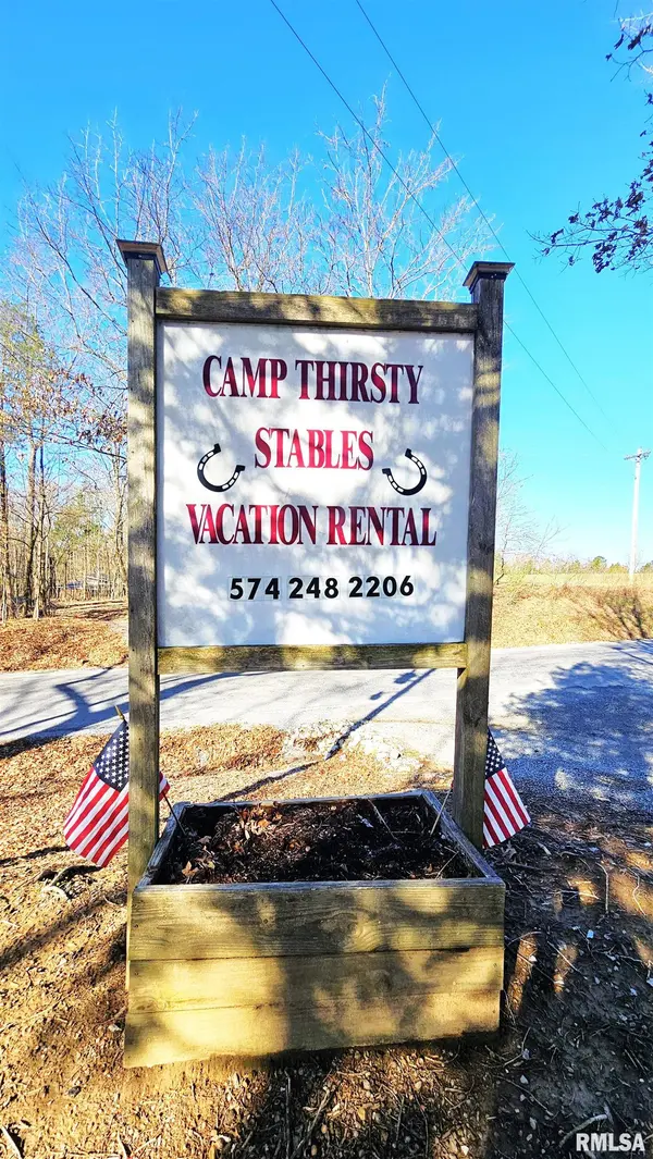 2 Camp Thirsty LN, Simpson, IL 62985