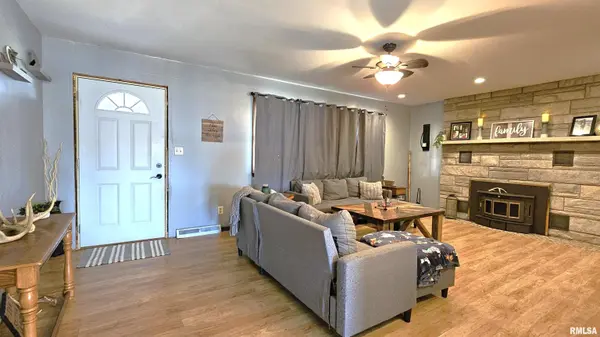 201 S DEAN ST, Royalton, IL 62983