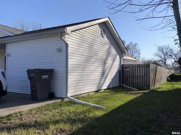 905 N GRANITE ST, Marion, IL 62959