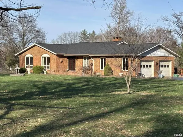 3 Brock LN, Murphysboro, IL 62966