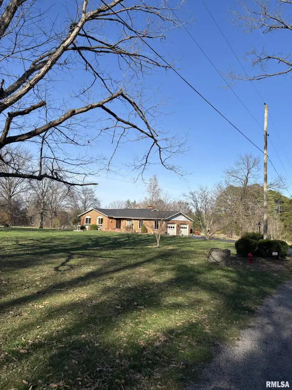 3 Brock LN, Murphysboro, IL 62966