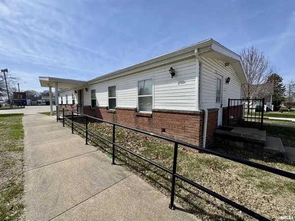 130 N BROADWAY ST, Table Grove, IL 61482