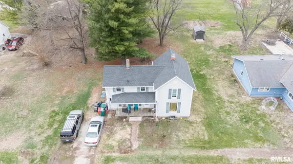 34 N HICKORY ST, Farmington, IL 61531