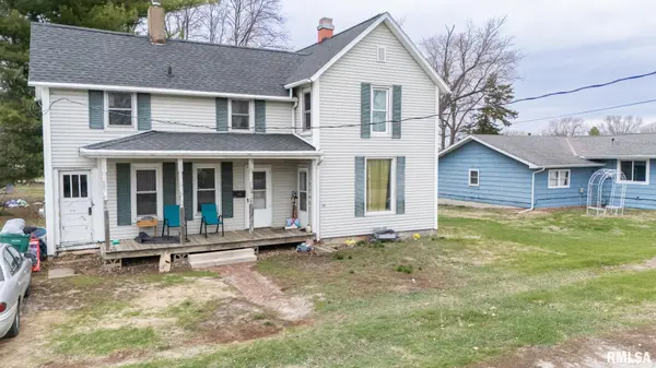 34 N HICKORY ST, Farmington, IL 61531