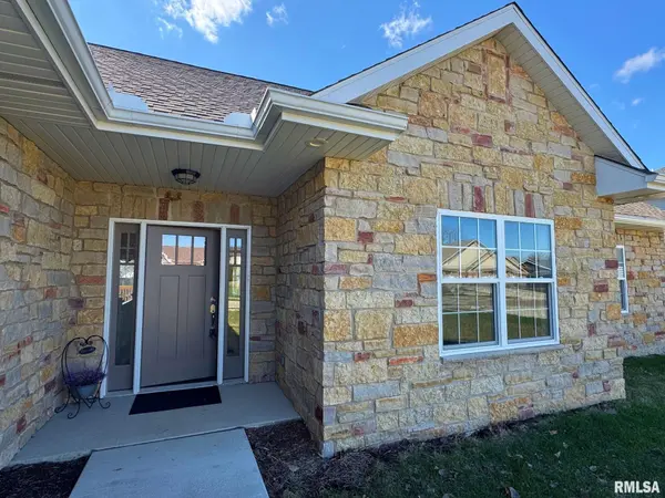 107 SAMUEL CT, Washington, IL 61571