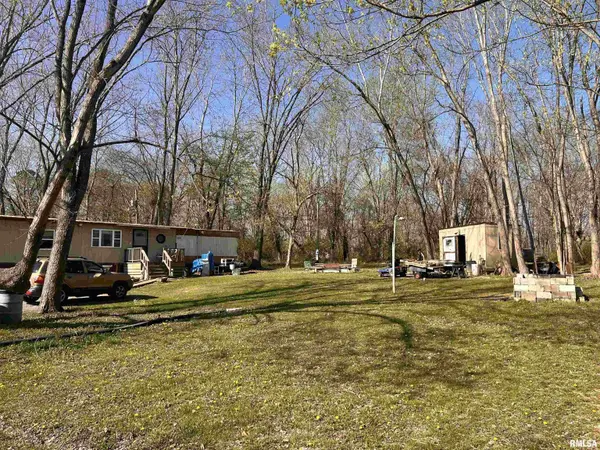 7021 PEACH LN, Carbondale, IL 62901