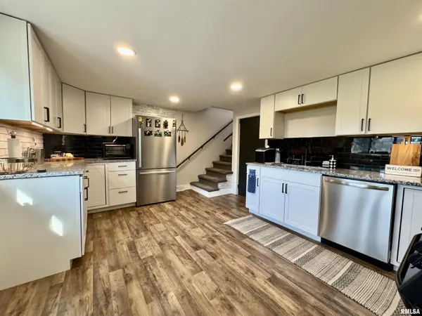 119 Penny LN, Macomb, IL 61455