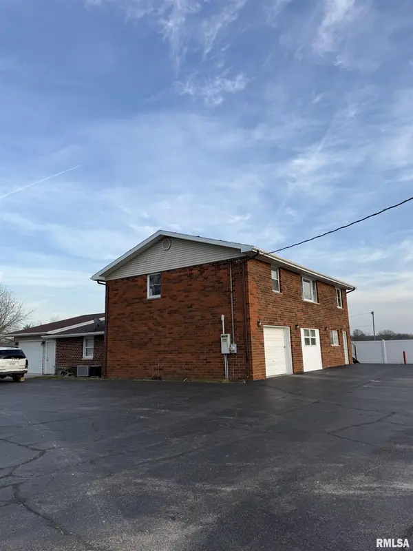 1225 S MAIN ST, Lewistown, IL 61542