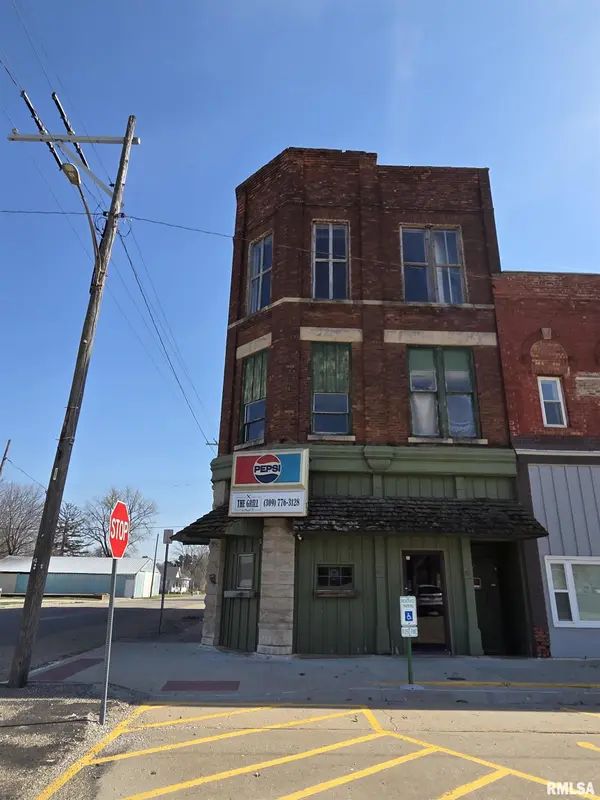 134 E MARKET ST, Colchester, IL 62326