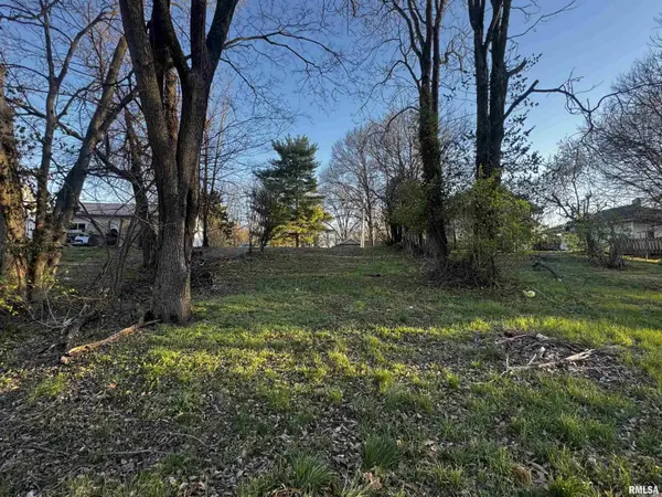 2418 COLLEGE ST, Mt Vernon, IL 62864