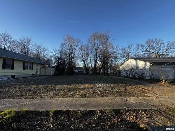 2418 COLLEGE ST, Mt Vernon, IL 62864