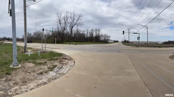 PINECREST DR, East Peoria, IL 61611