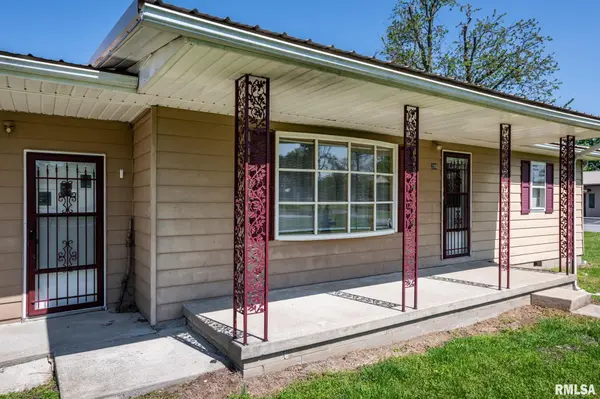 200 WHITE OAK ST, Stonefort, IL 62987