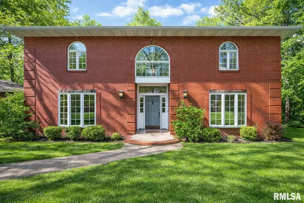319 W RAVINWOODS RD, Peoria, IL 61615