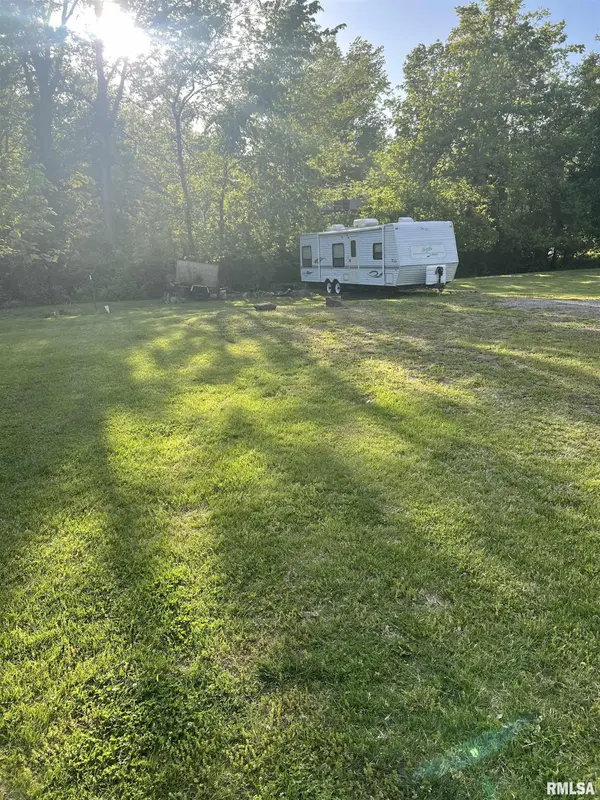 1001 W GRAND AVE, Carterville, IL 62918