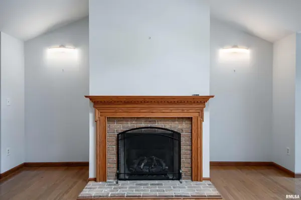 103 Loblolly LN, Carbondale, IL 62902