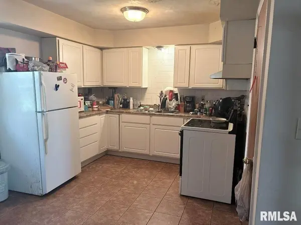 2604-2606 W WARDCLIFFE DR, Peoria, IL 61604
