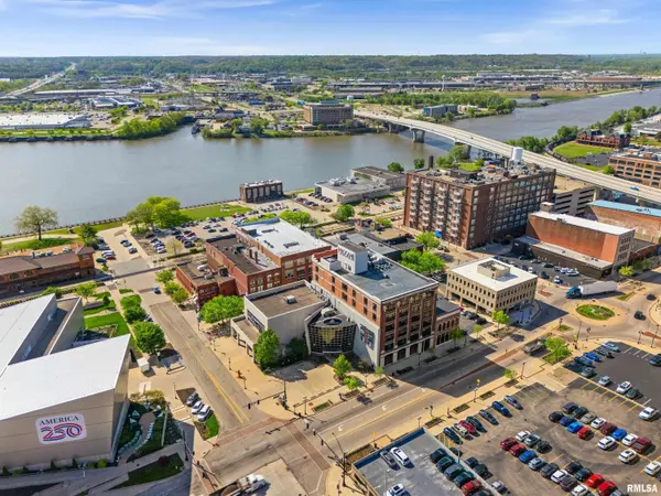 316 SW WASHINGTON ST #201, Peoria, IL 61602