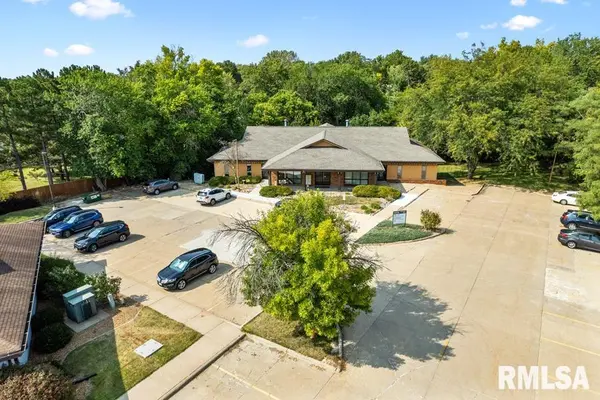 5113 N EXECUTIVE DR #Micro Suite 106F, Peoria, IL 61614