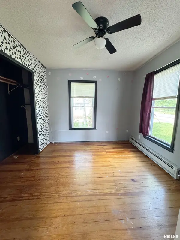 105 ELM ST, Zeigler, IL 62999