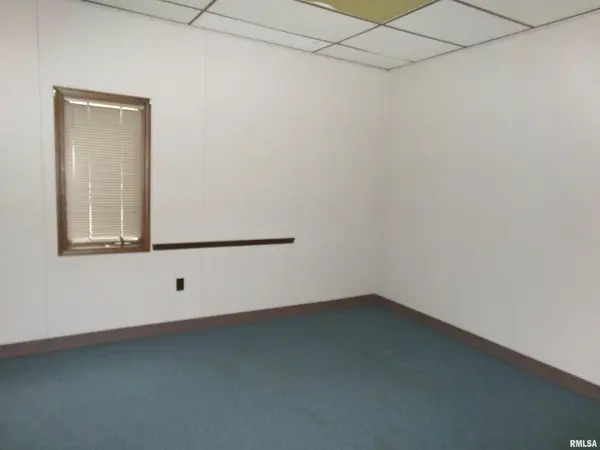 1810 E MAIN ST, West Frankfort, IL 62896