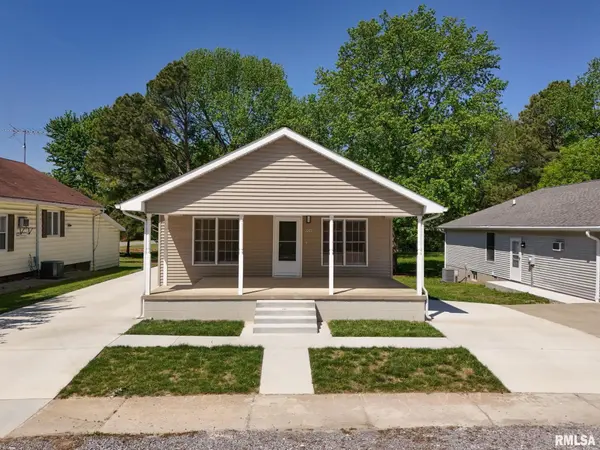 906 N JOHNSON ST, Marion, IL 62959