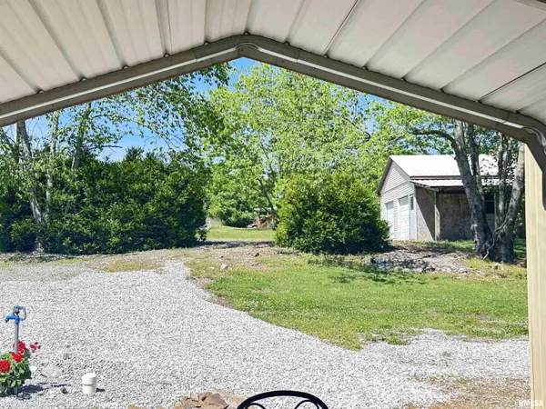 4615 Pleasant Grove RD, Buncombe, IL 62916