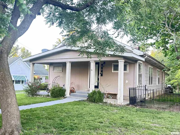 204 N CENTENNIAL ST, Cobden, IL 62920