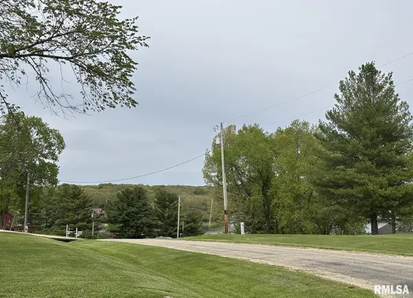 194 LAKEVIEW Road North, Dahinda, IL 61428