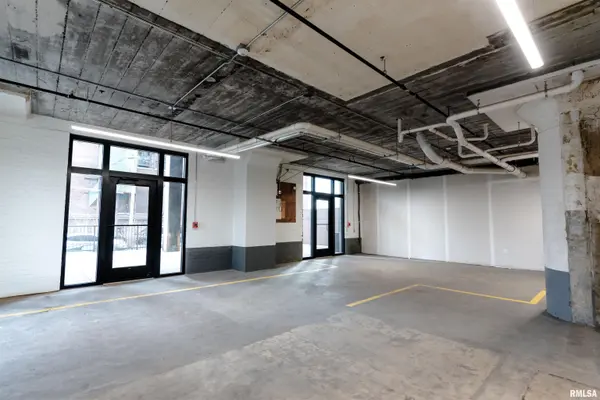 800 SW ADAMS ST #001, Peoria, IL 61602