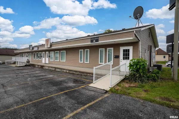 1113 N COURT ST, Marion, IL 62959