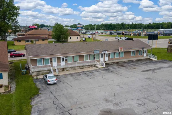 1113 N COURT ST, Marion, IL 62959