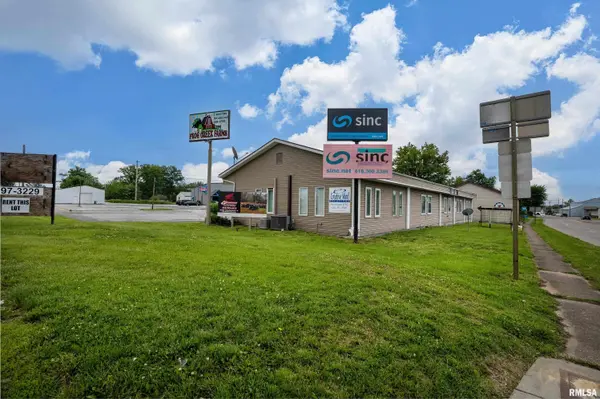 1113 N COURT ST, Marion, IL 62959