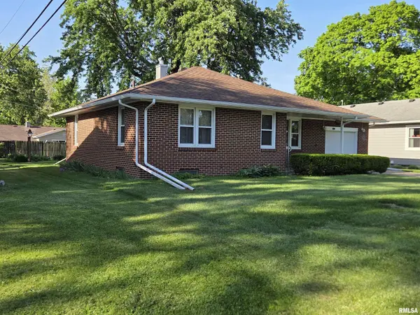 741 BOBBY AVE, Macomb, IL 61455