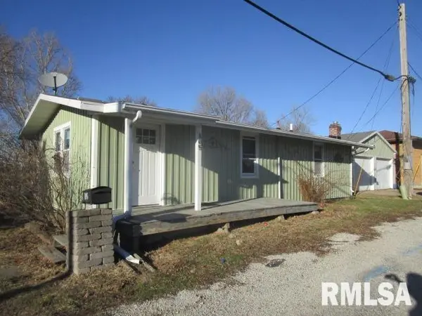 105 N PERRY ST, Carlock, IL 61725