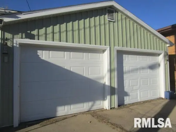 105 N PERRY ST, Carlock, IL 61725