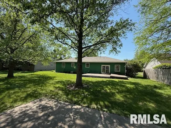 1324 E THOMAS ST, Macomb, IL 61455