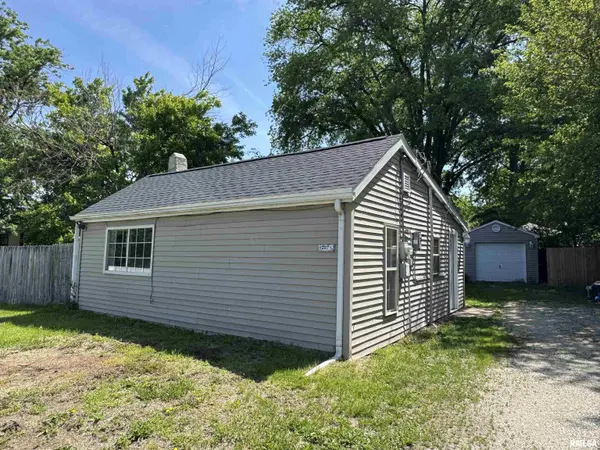 1207 1/2 S 12TH ST, Pekin, IL 61554