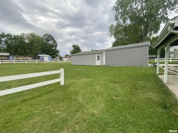 35 W BEECH ST, Canton, IL 61520