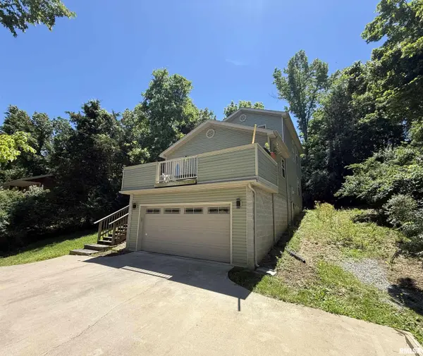 701 E CAMPUS DR, Carbondale, IL 62901