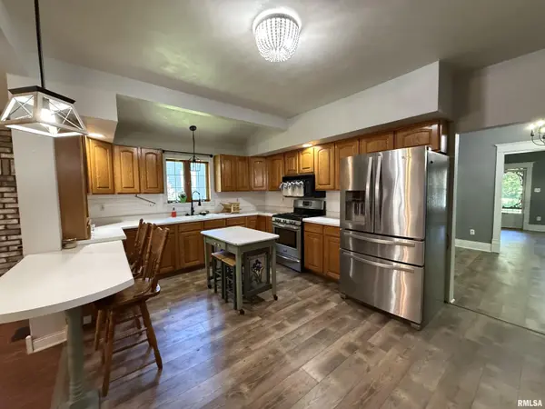 533 N 7TH AVE, Canton, IL 61520